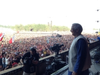 Yunus Addresses Youth at Europeâ€™s Largest Music Festival